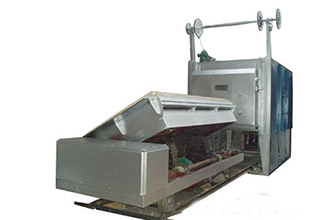 What are the structure and characteristics of the turning car furnace