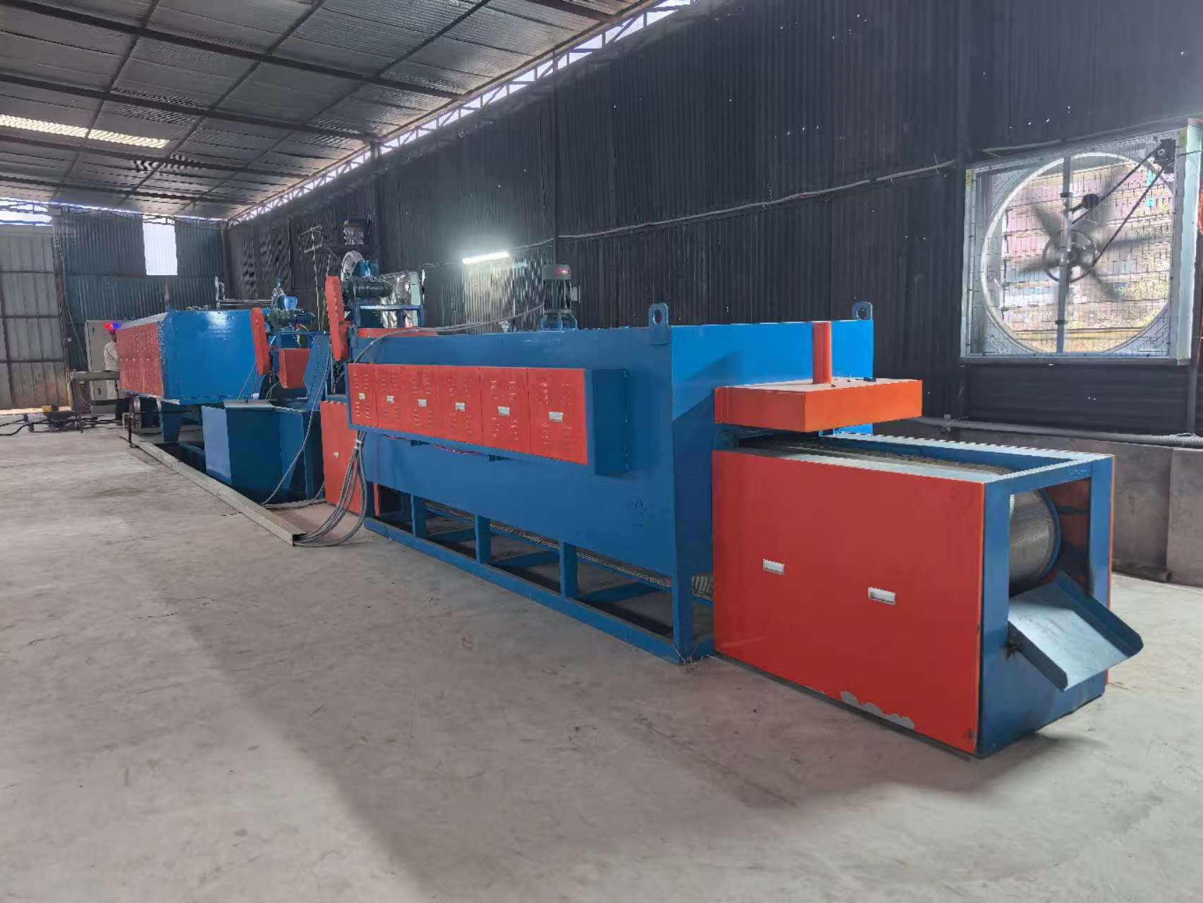 Huichengsheng: On-Site Record of the Mesh-Belt Carburizing, Quenching, and Tempering Furnace for Screws